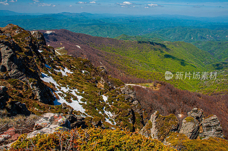 BabinBabin zub是塞尔维亚东南部Stara Planina山脉的一座山峰